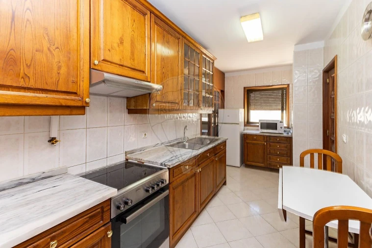 Apartamento T2 para Arrendamento em Paranhos Foto 10