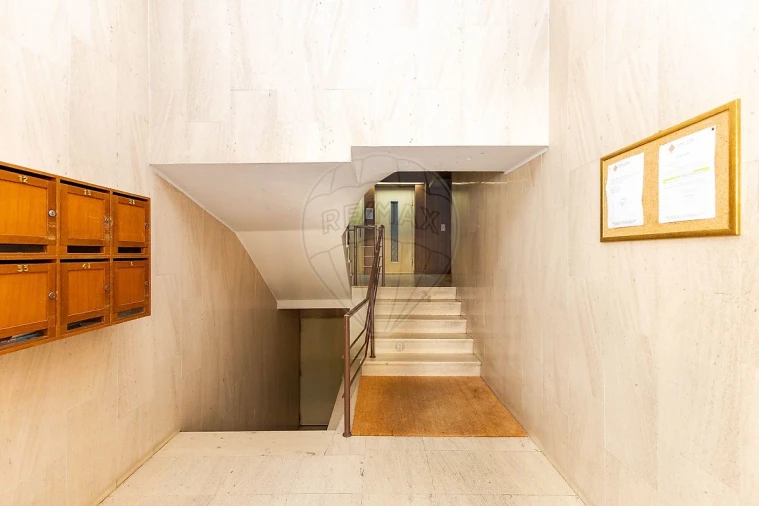 Apartamento T2 para Arrendamento em Paranhos Foto 3
