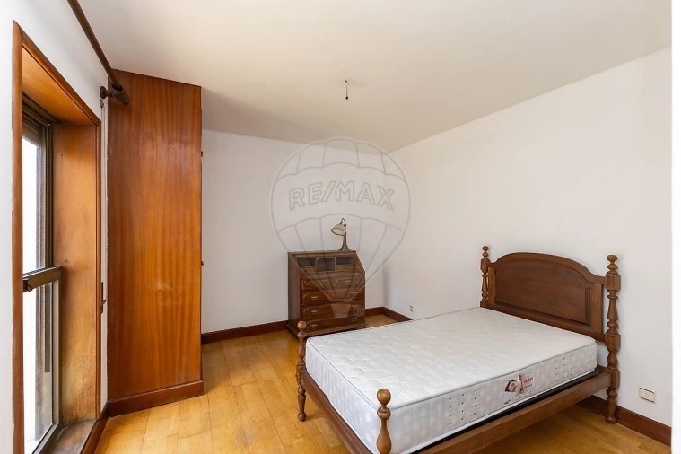 Apartamento T2 para Arrendamento em Paranhos Foto 18