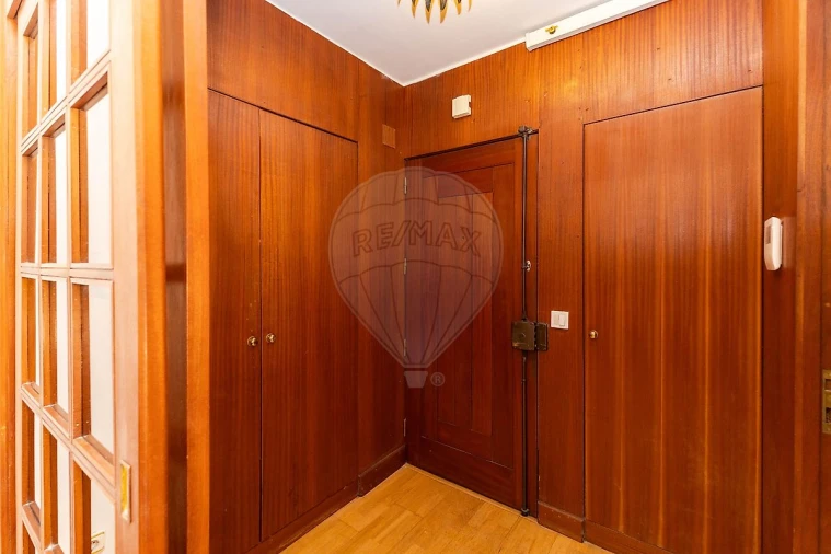 Apartamento T2 para Arrendamento em Paranhos Foto 5