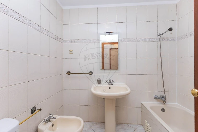 Apartamento T2 para Arrendamento em Paranhos Foto 15