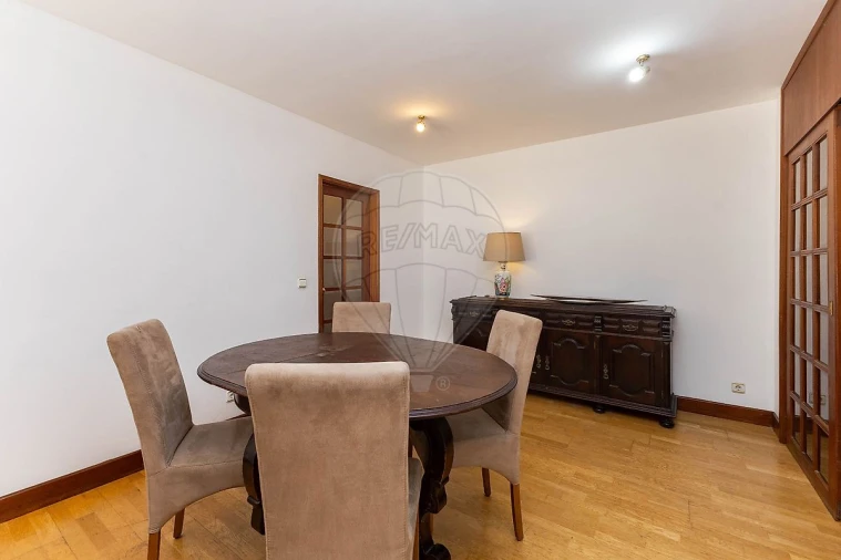 Apartamento T2 para Arrendamento em Paranhos Foto 24