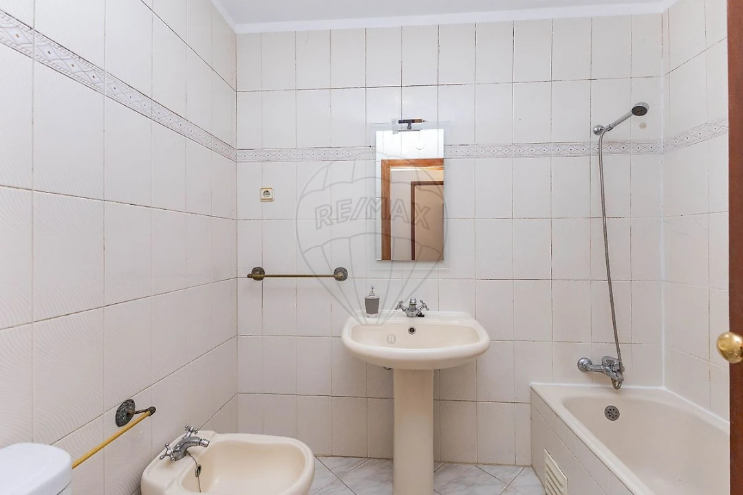 Apartamento T2 para Arrendamento em Paranhos Foto 15