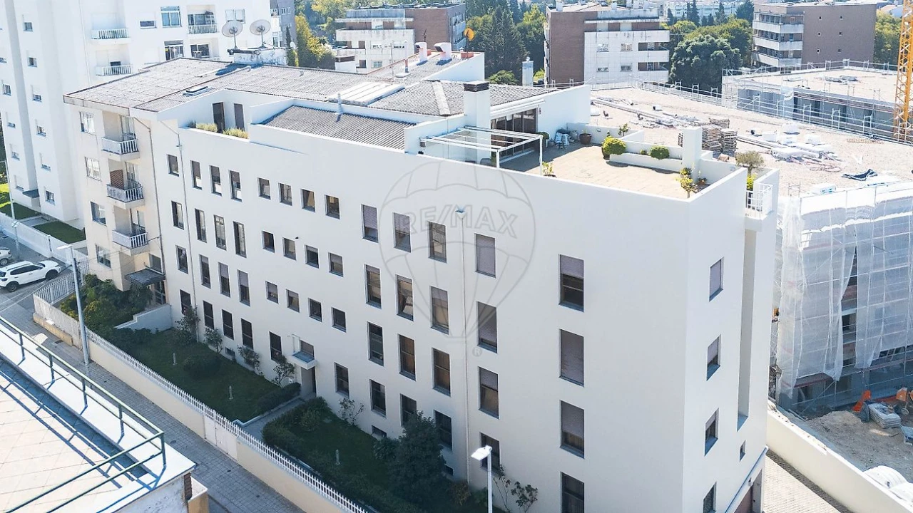 Apartamento T2 para Arrendamento em Paranhos Foto 1