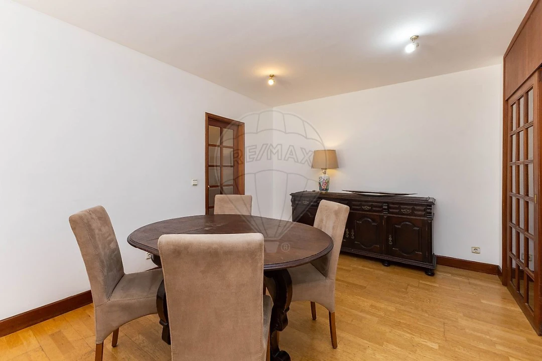 Apartamento T2 para Arrendamento em Paranhos Foto 24