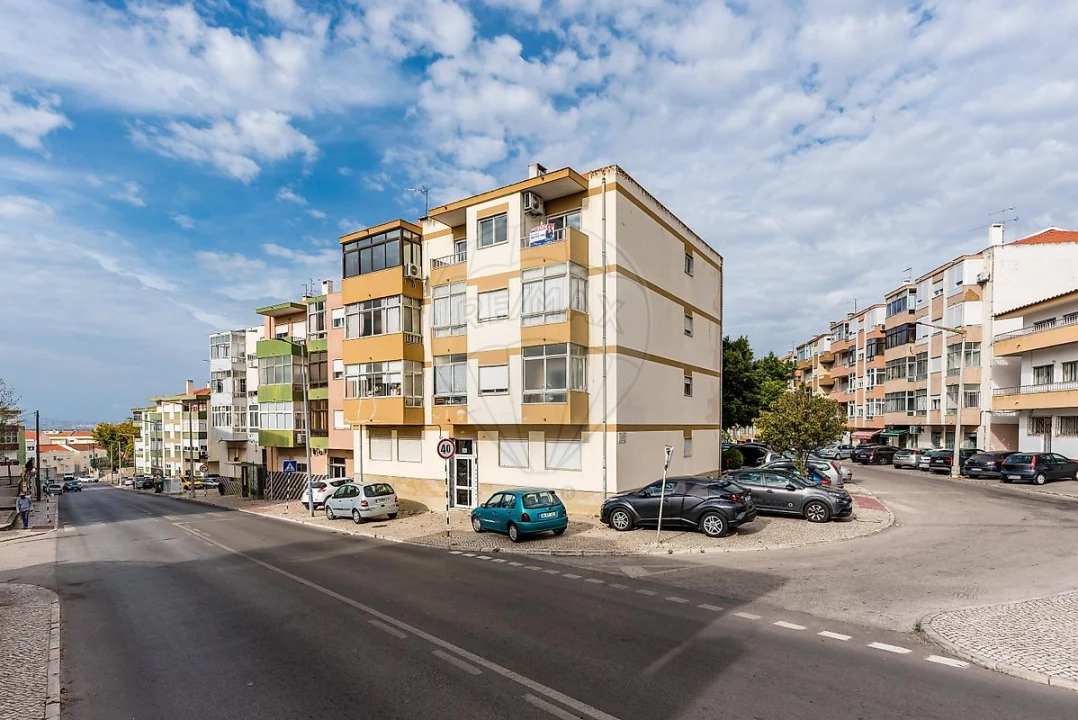 Apartamento T3 para Venda em Seixal, Arrentela e Aldeia de Paio Pires Foto 6