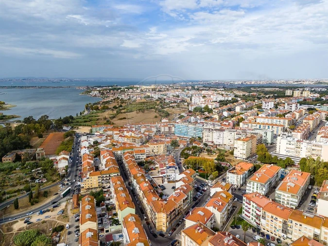 Apartamento T3 para Venda em Seixal, Arrentela e Aldeia de Paio Pires Foto 4