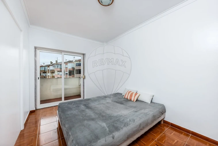 Apartamento T3 para Venda em Seixal, Arrentela e Aldeia de Paio Pires Foto 24