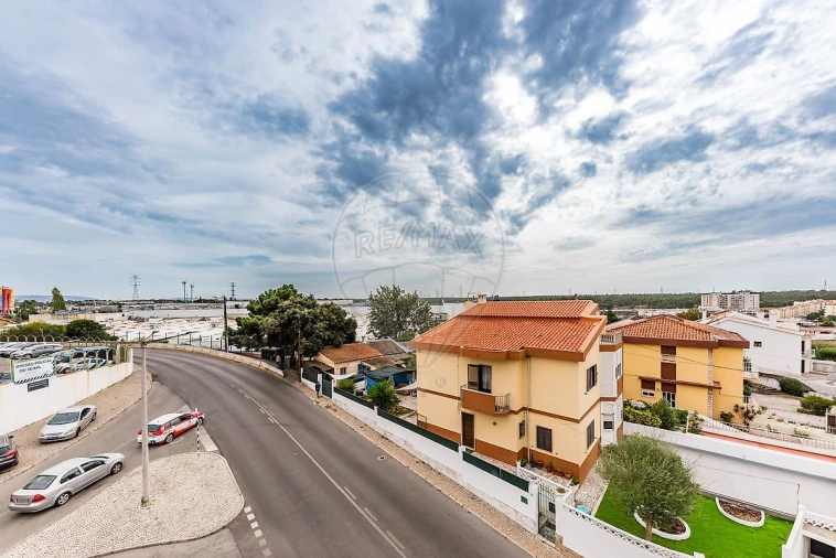 Apartamento T3 para Venda em Seixal, Arrentela e Aldeia de Paio Pires Foto 40