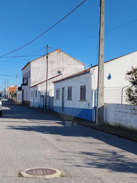 Moradia T3 para Venda em Vale de Santiago