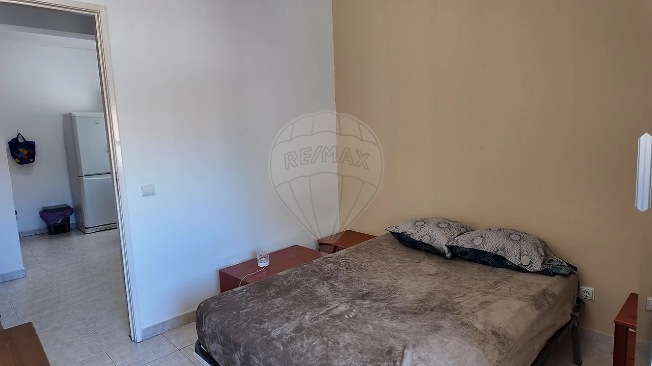 Apartamento T1 para Venda em Corroios Foto 4