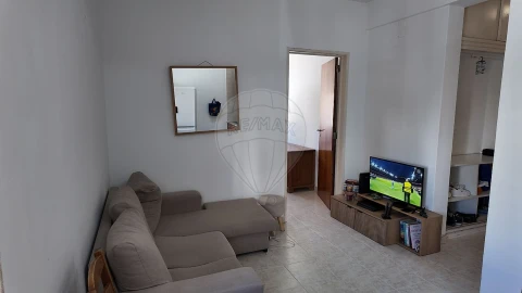 Apartamento T1 para Venda em Corroios