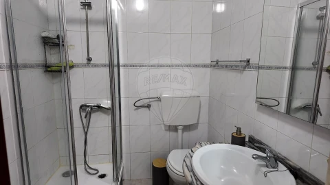 Apartamento T1 para Venda em Corroios