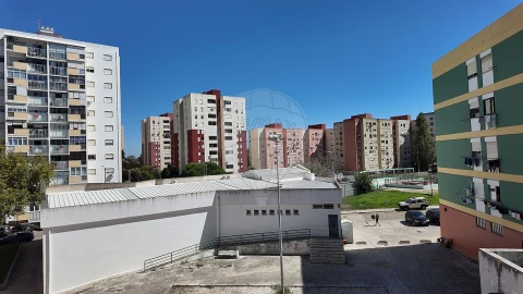 Apartamento T1 para Venda em Corroios