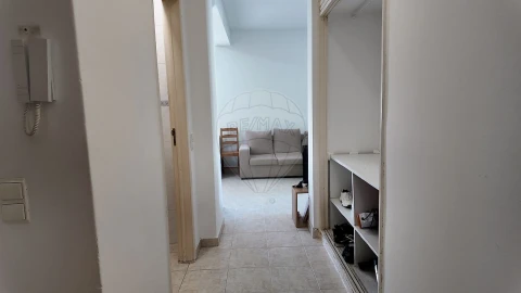 Apartamento T1 para Venda em Corroios