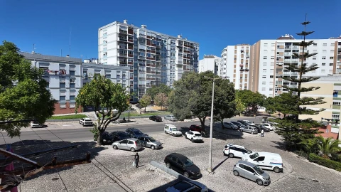 Apartamento T1 para Venda em Corroios