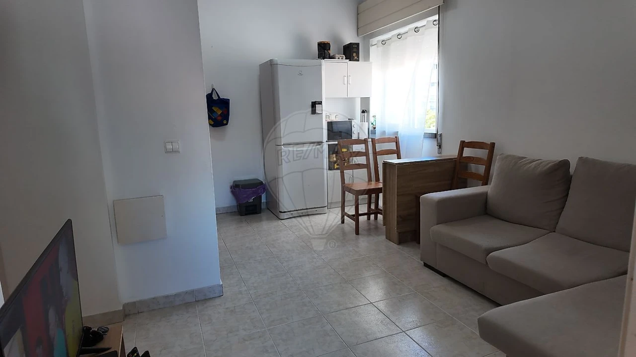Apartamento T1 para Venda em Corroios Foto 7