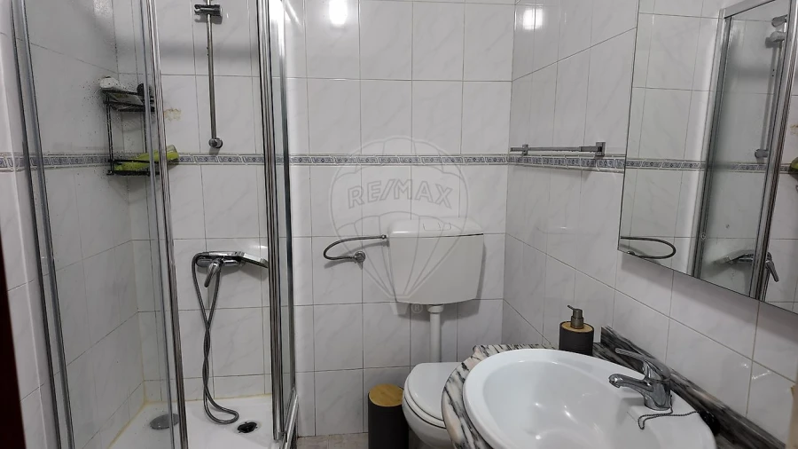 Apartamento T1 para Venda em Corroios Foto 5