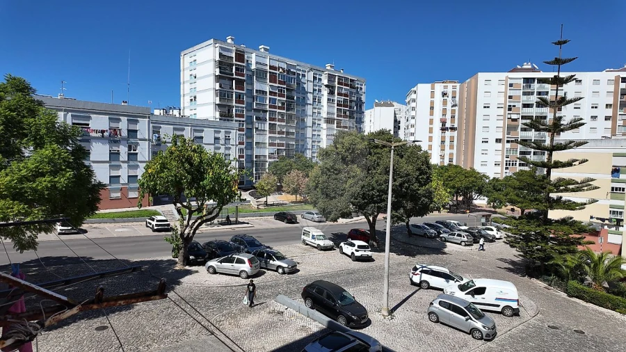 Apartamento T1 para Venda em Corroios Foto 10