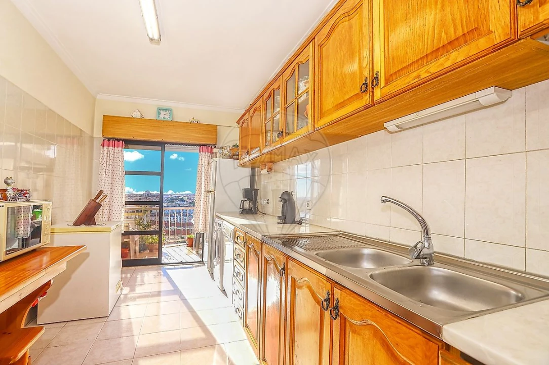 Apartamento T3 para Venda em Algueirão-Mem Martins Foto 1