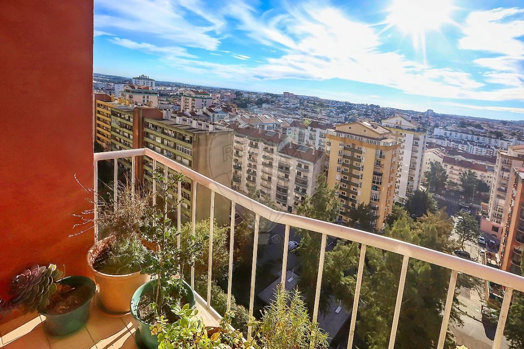 Apartamento T3 para Venda em Algueirão-Mem Martins Foto 10