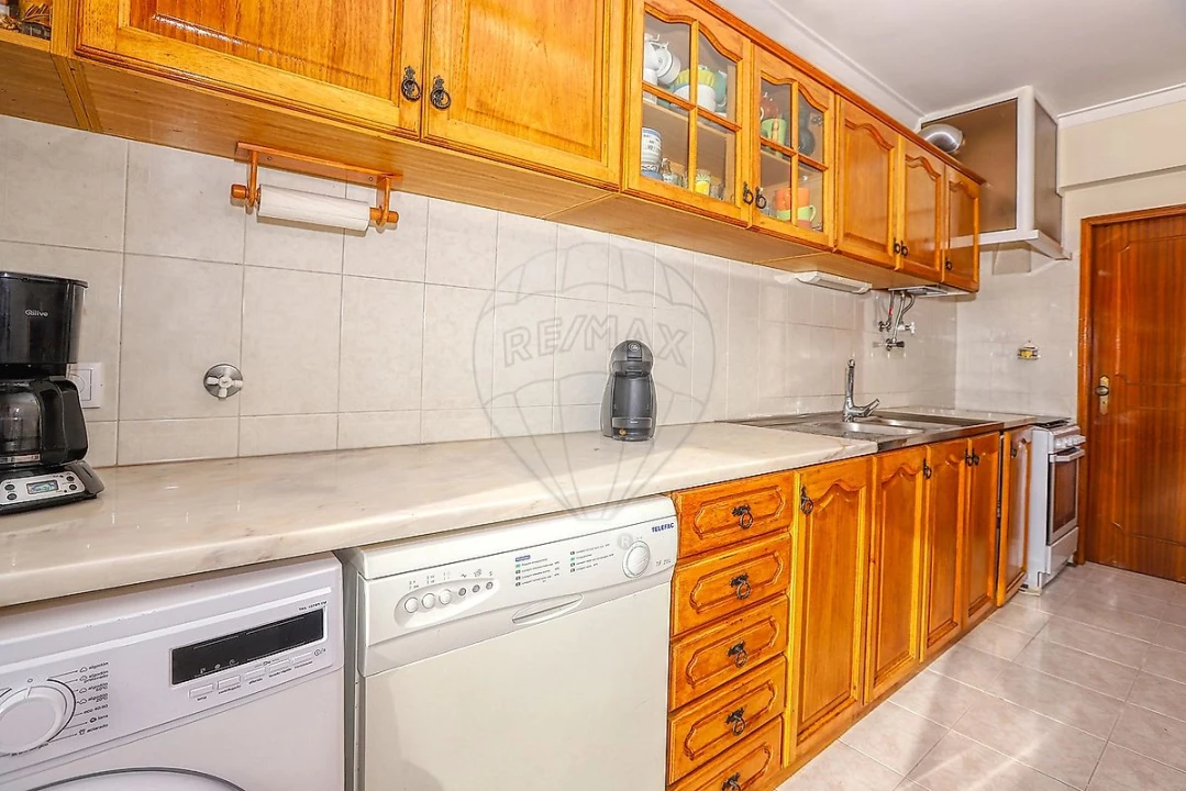 Apartamento T3 para Venda em Algueirão-Mem Martins Foto 4