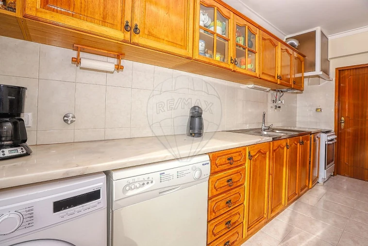 Apartamento T3 para Venda em Algueirão-Mem Martins Foto 4