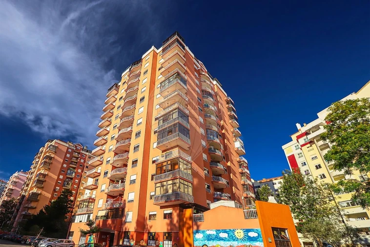Apartamento T3 para Venda em Algueirão-Mem Martins Foto 16