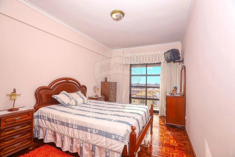 Apartamento T3 para Venda em Algueirão-Mem Martins Foto 5