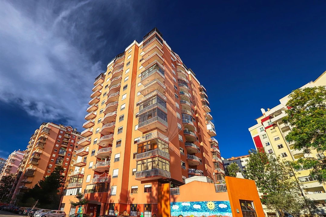Apartamento T3 para Venda em Algueirão-Mem Martins Foto 16