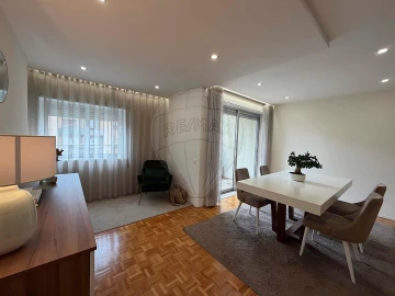 Apartamento T3 para Venda em Santa Maria da Feira, Travanca, Sanfins e Espargo