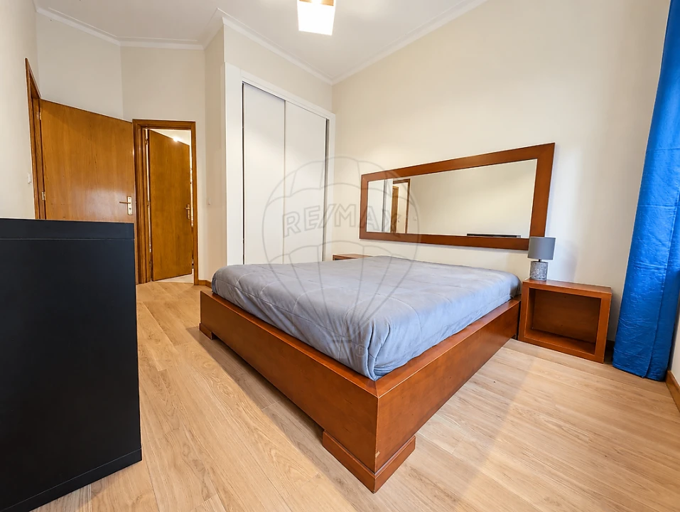 Apartamento T2 para Venda em Arcozelo Foto 18