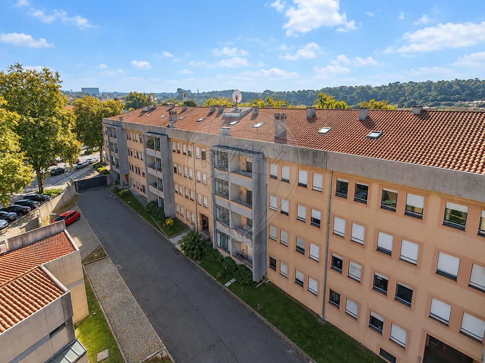 Apartamento T2 para Venda em Arcozelo Foto 8