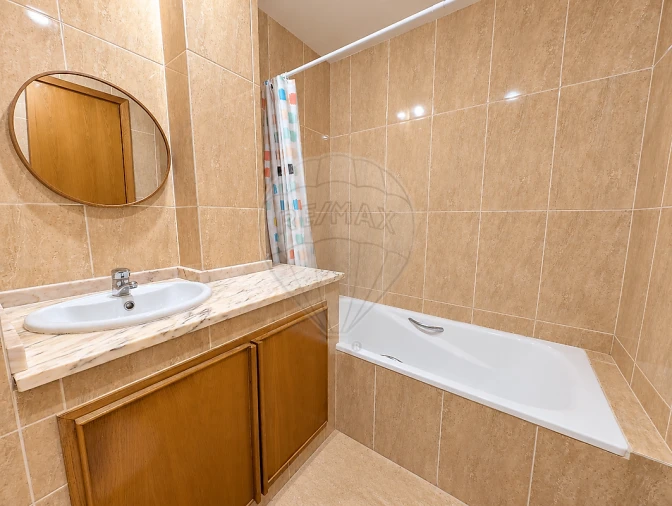 Apartamento T2 para Venda em Arcozelo Foto 22