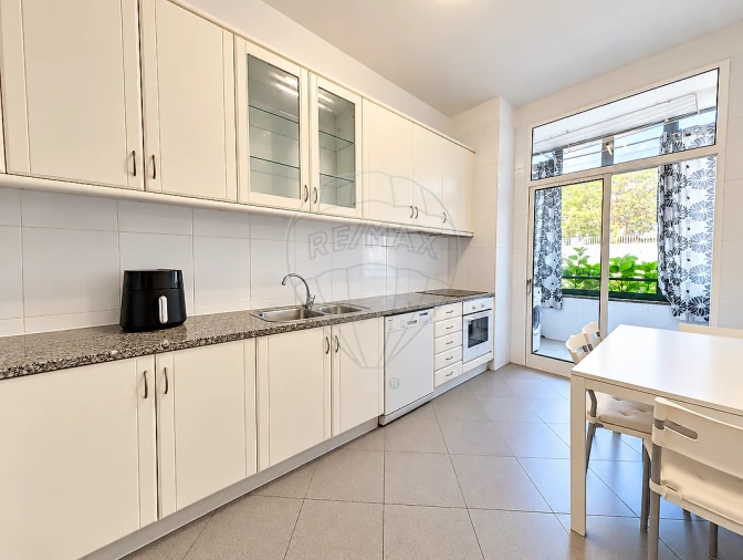 Apartamento T2 para Venda em Arcozelo Foto 25