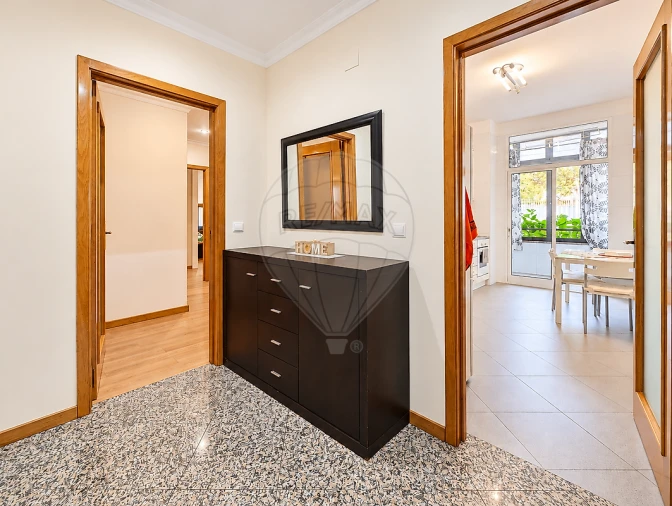 Apartamento T2 para Venda em Arcozelo Foto 26