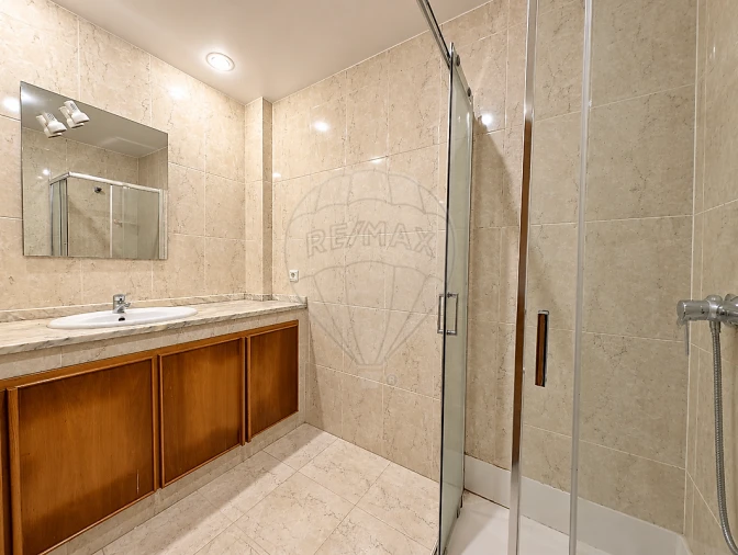 Apartamento T2 para Venda em Arcozelo Foto 19