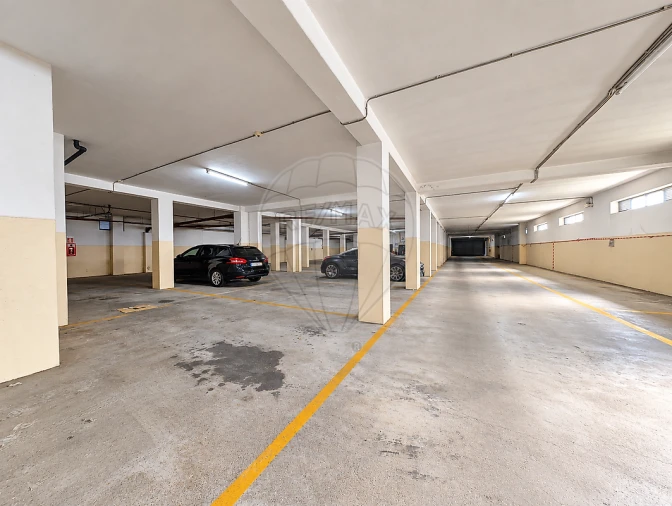 Apartamento T2 para Venda em Arcozelo Foto 9