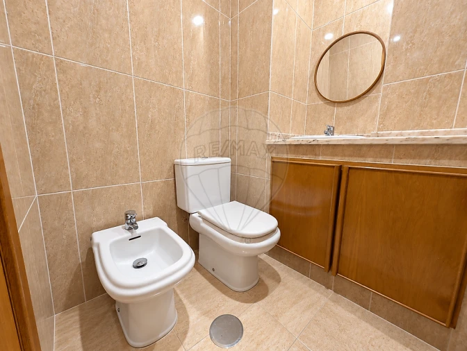 Apartamento T2 para Venda em Arcozelo Foto 21
