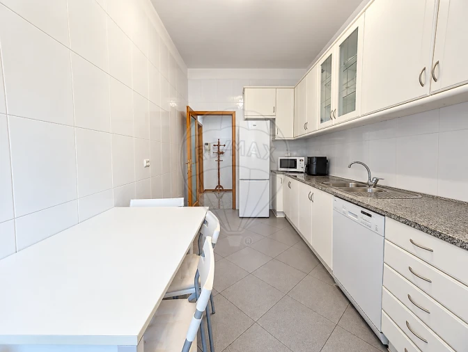 Apartamento T2 para Venda em Arcozelo Foto 27