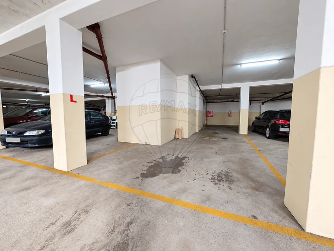 Apartamento T2 para Venda em Arcozelo Foto 11