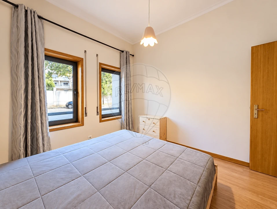 Apartamento T2 para Venda em Arcozelo Foto 23