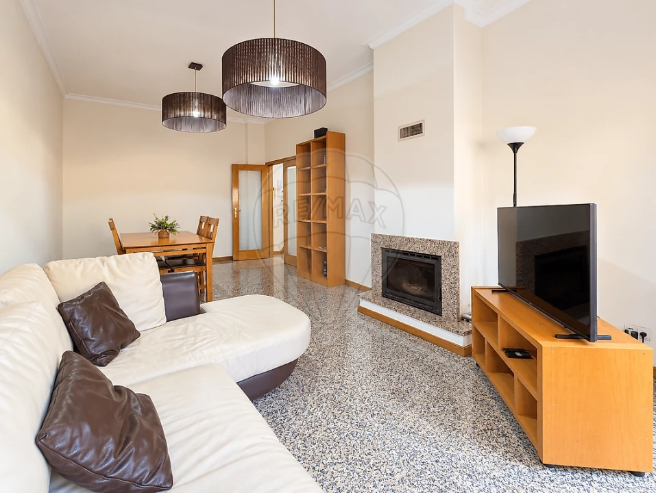 Apartamento T2 para Venda em Arcozelo Foto 28
