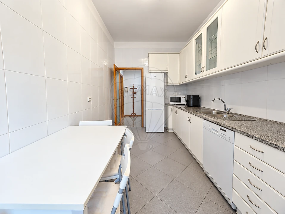 Apartamento T2 para Venda em Arcozelo Foto 27
