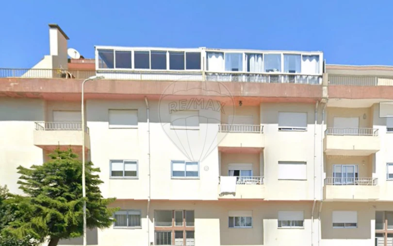 Apartamento T2 para Venda em Serzedo e Perosinho Foto 3