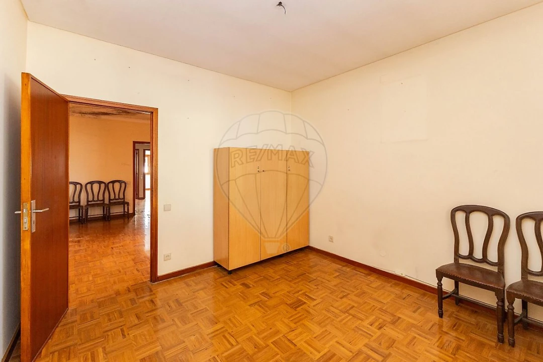 Moradia T8 para Venda em São Mamede de Infesta e Senhora da Hora Foto 16