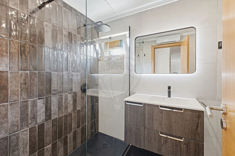 Apartamento T2 para Venda em Penha de França Foto 19