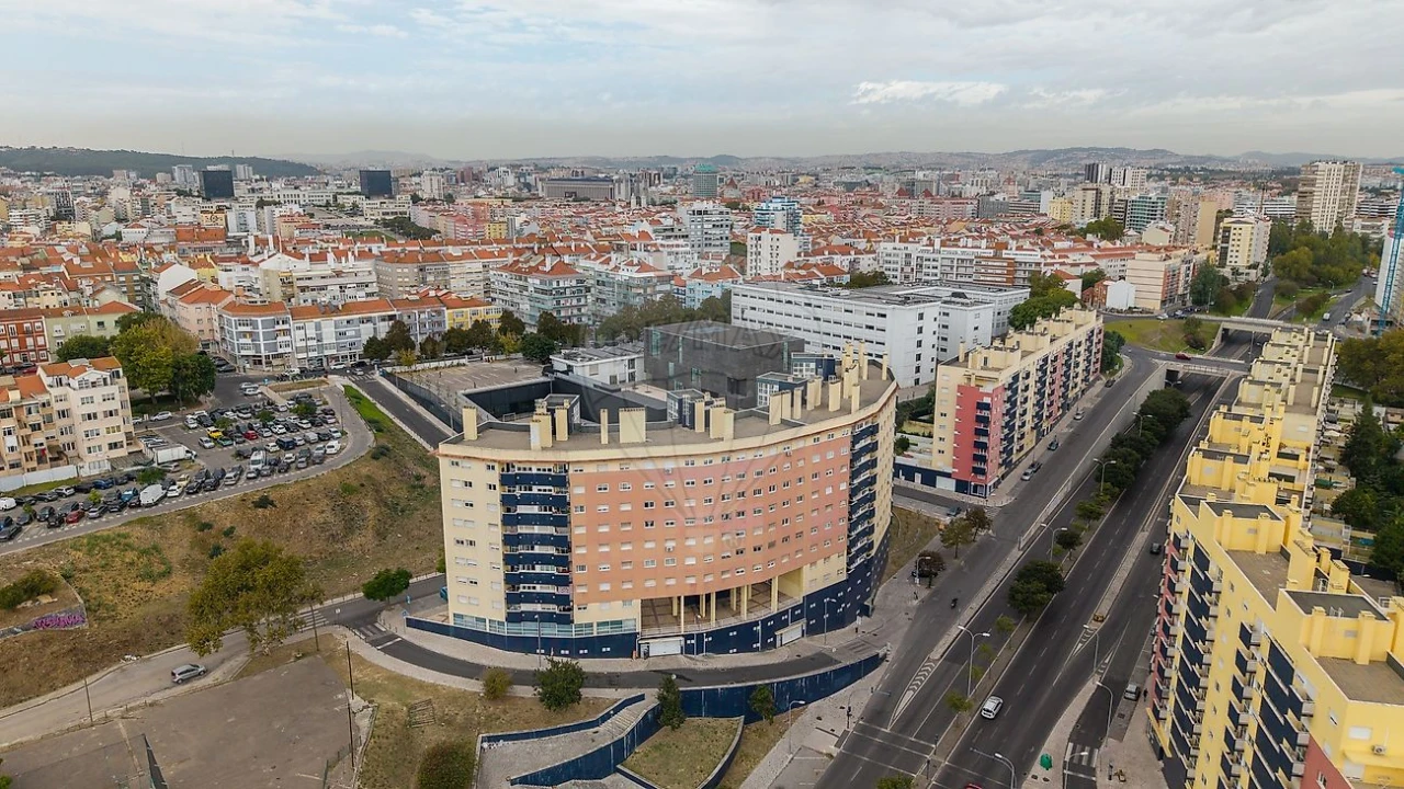 Apartamento T2 para Venda em Penha de França Foto 32