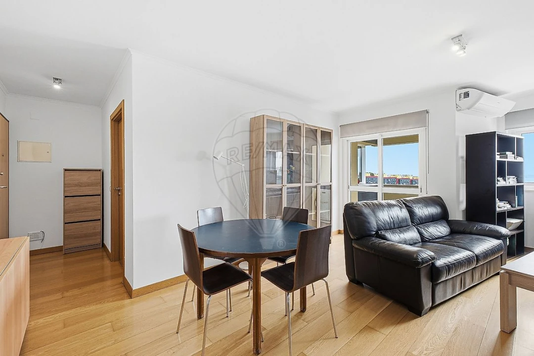 Apartamento T2 para Venda em Penha de França Foto 3