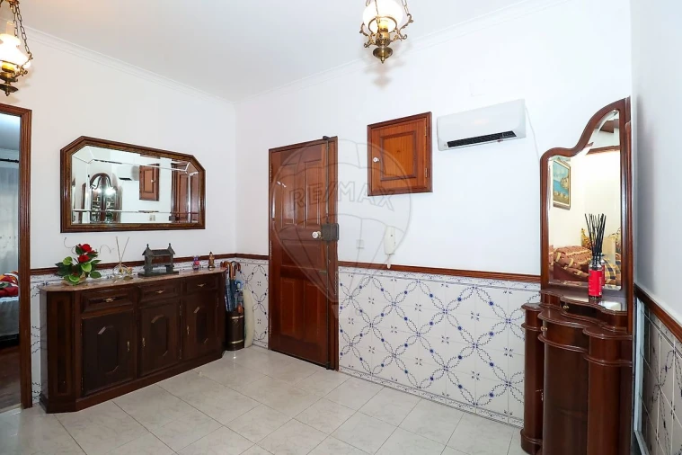 Apartamento T2 para Venda em Algueirão-Mem Martins Foto 3